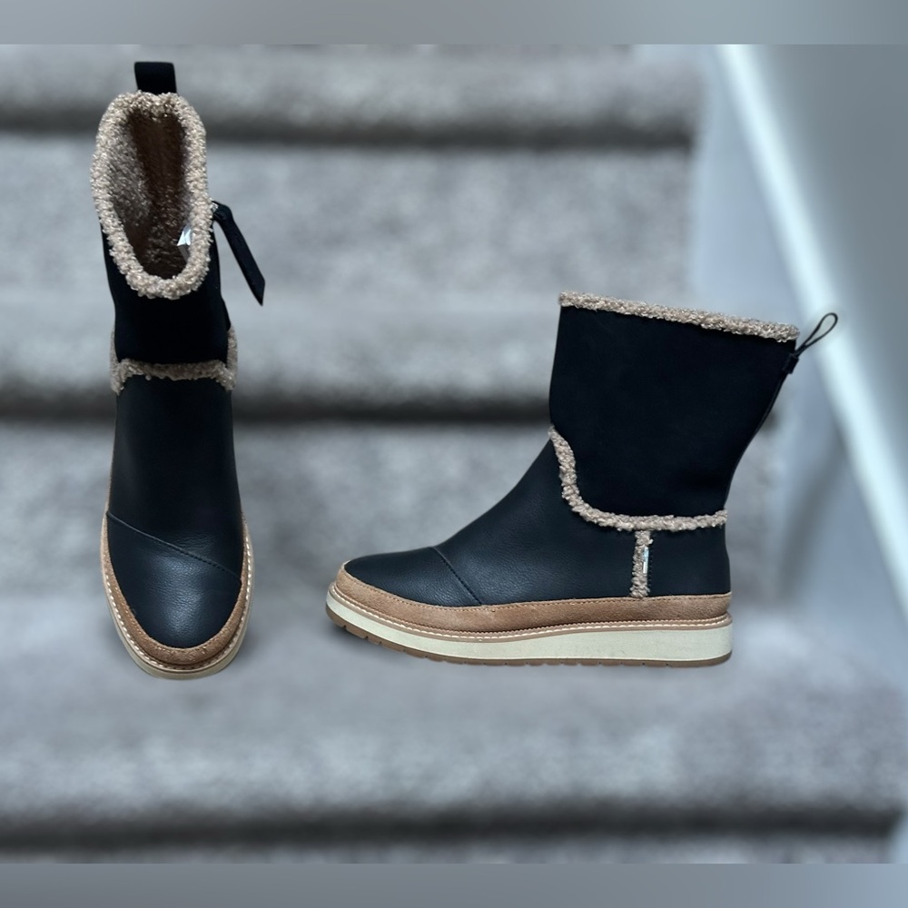 TOMS Makenna Black Leather Mid-Cath Shearling Boots Women’s 6 Style #10014172 - Picture 3 of 16